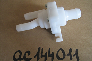 Dexion one-way water valve
